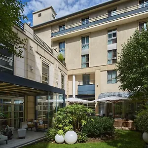Ampere Hotel